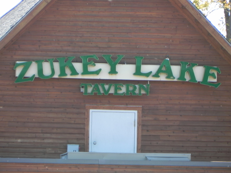 Zukey Lake homes Huron River chain of lakes